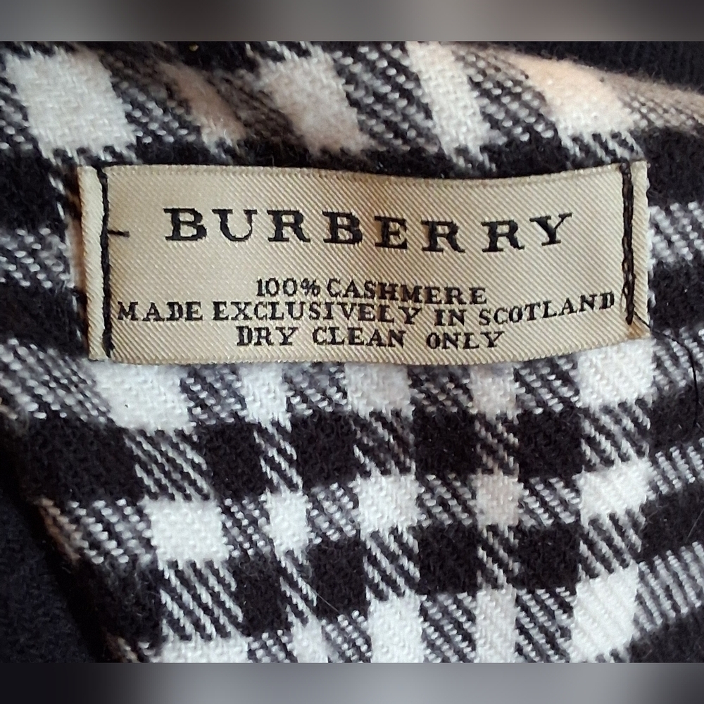 EUC Burberry Scottish Cashmere Black & White Nova Plaid Causal Unisex Scarf Wrap - Picture 7 of 7